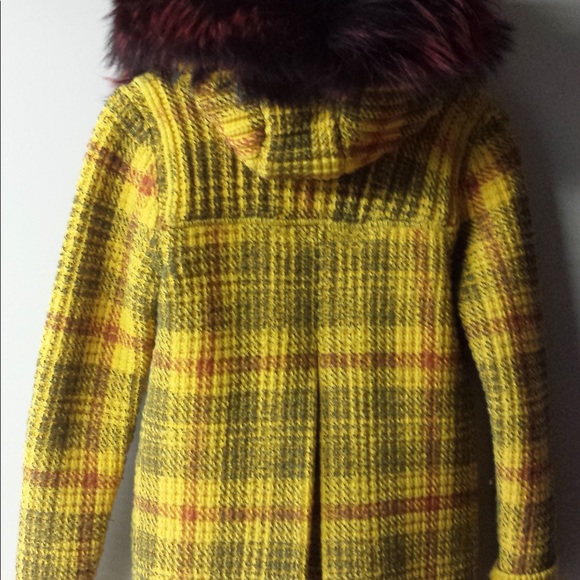 Wool winter coat with detachable hood - Picture 2 of 3